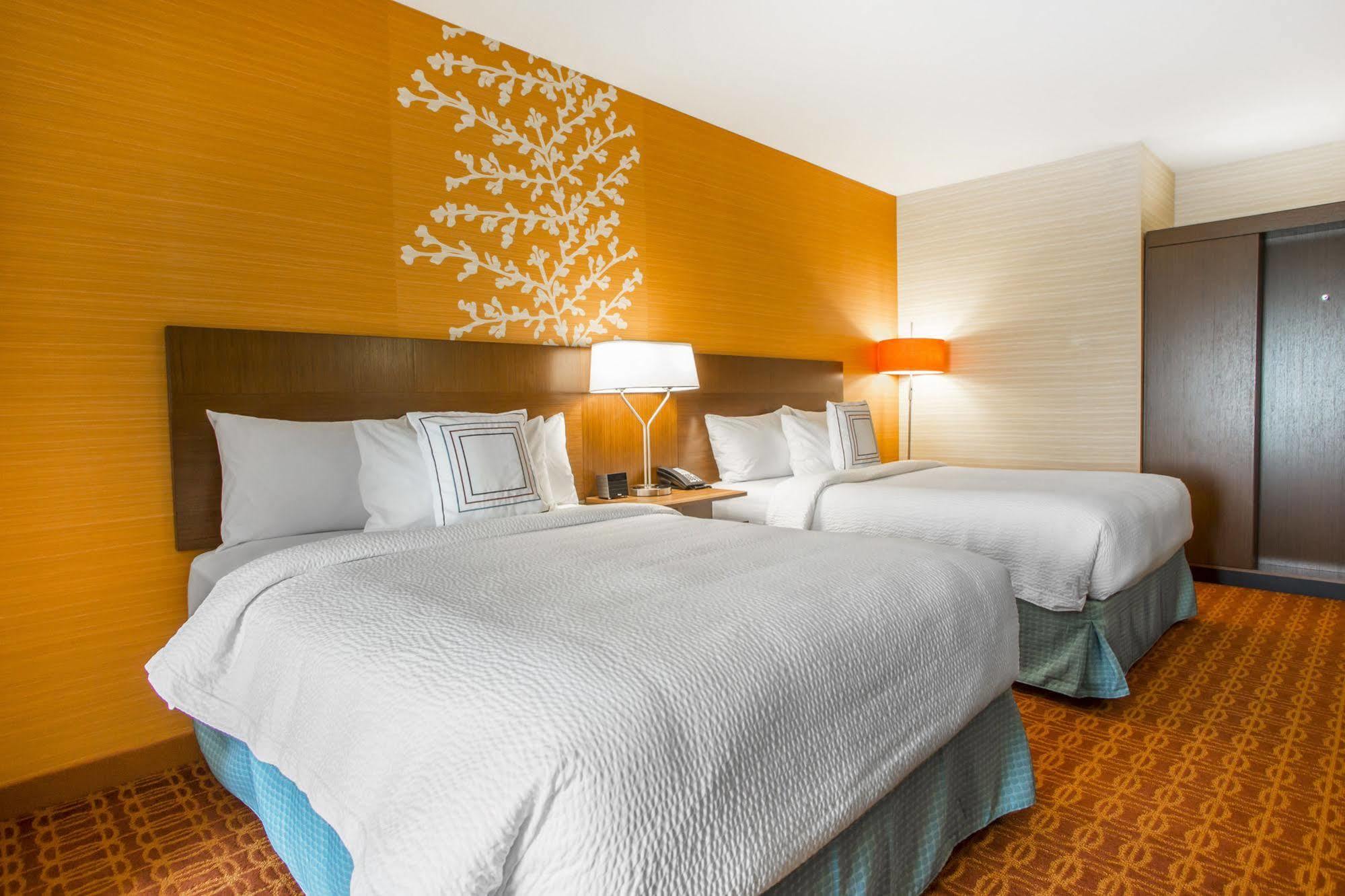 Fairfield Inn & Suites By Marriott Waterloo Cedar Falls Экстерьер фото