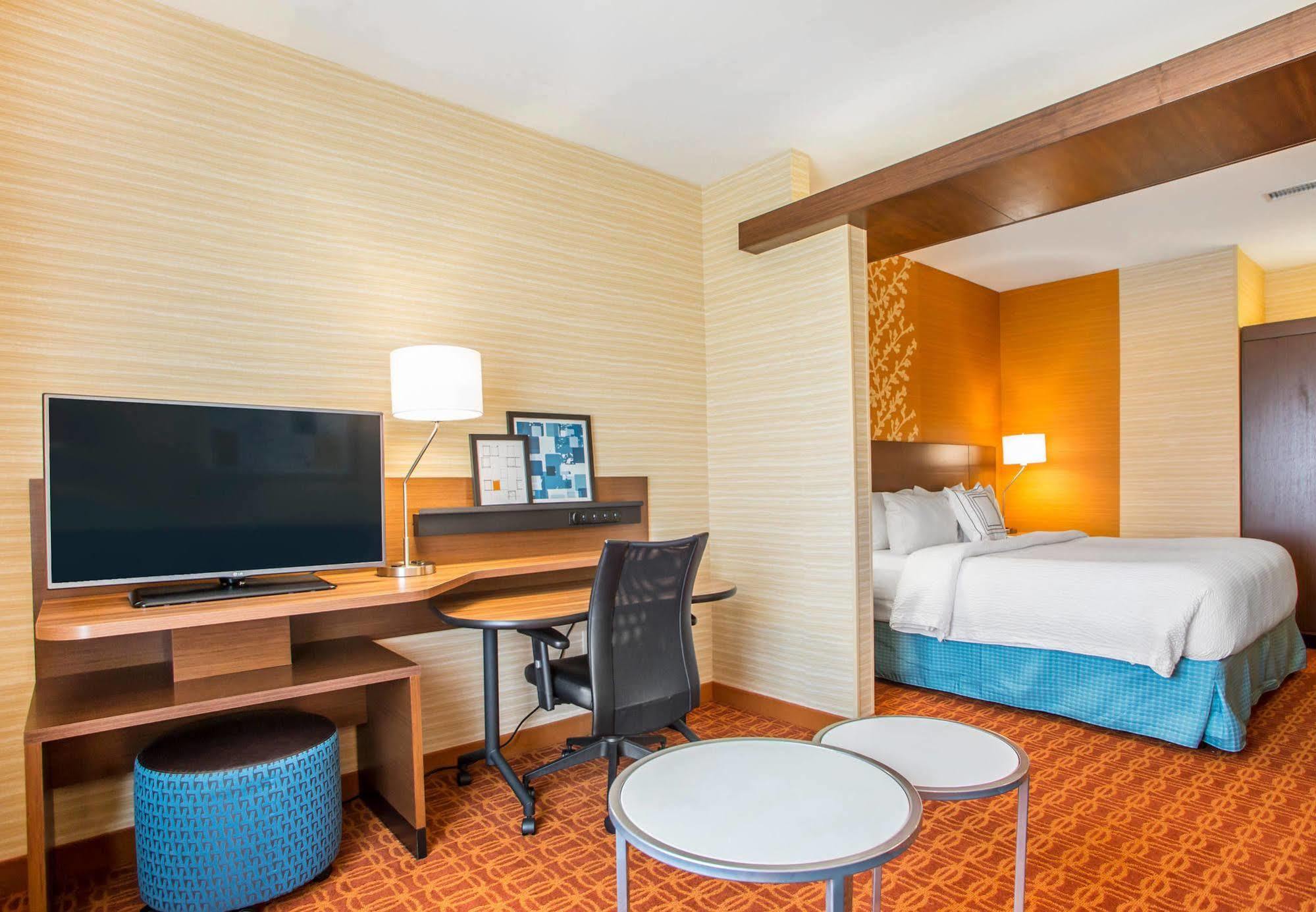 Fairfield Inn & Suites By Marriott Waterloo Cedar Falls Экстерьер фото