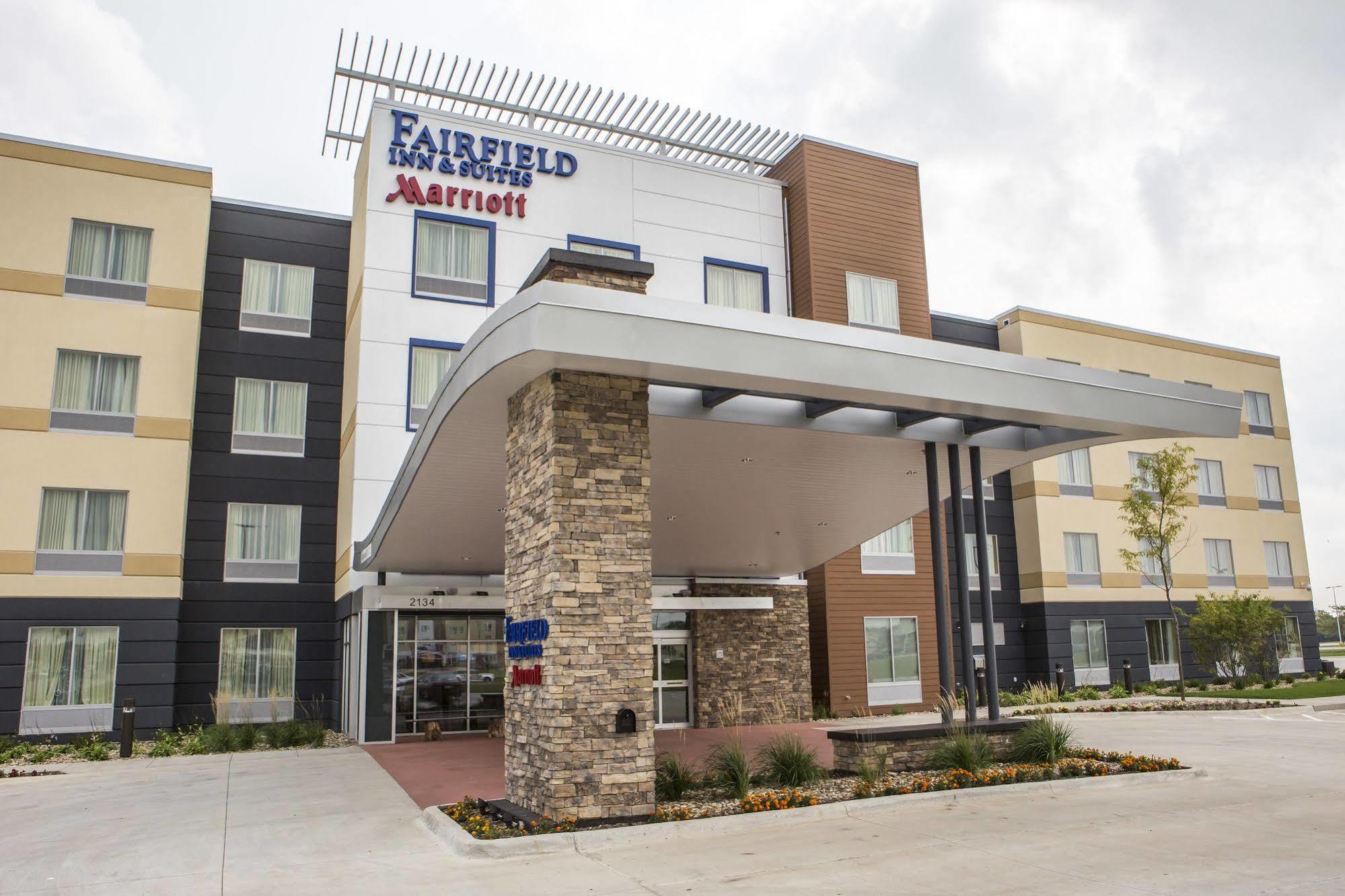 Fairfield Inn & Suites By Marriott Waterloo Cedar Falls Экстерьер фото