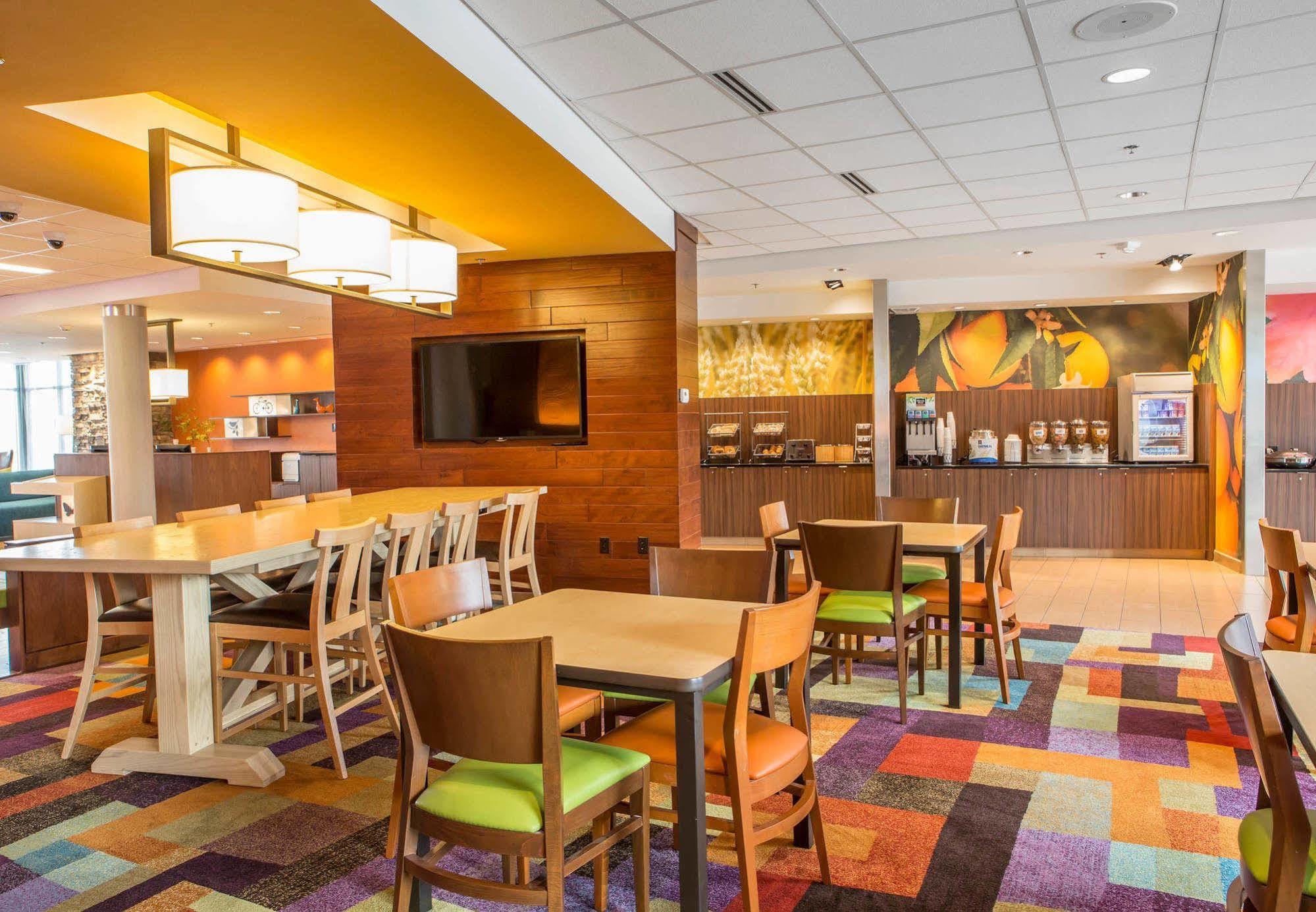 Fairfield Inn & Suites By Marriott Waterloo Cedar Falls Экстерьер фото